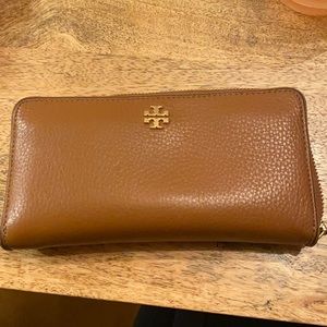 Tory Burch wallet